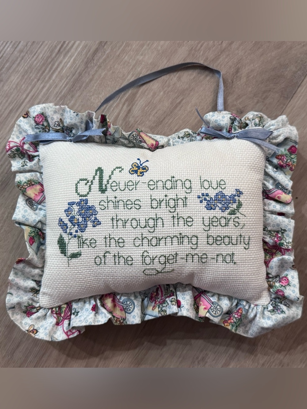 Embroidered vintage forget-Me-Not Hanging Pillow - Blue & Green